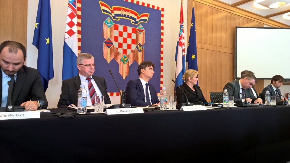 Predstavnici županija, općina i gradova na sastanku s predsjednicom Grabar-Kitarović