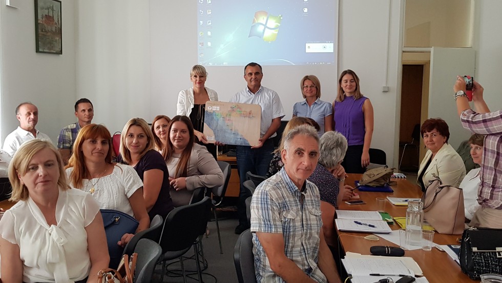 U novu školsku godinu s novim pomagalima