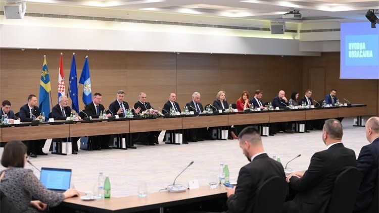 Politička stabilnost i ravnomjerni regionalni razvoj temelji su Vladine politike