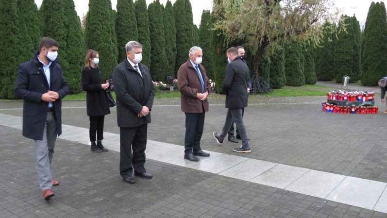 Izaslanstvo Hrvatske zajednice županija položilo vijence za žrtve Vukovara
