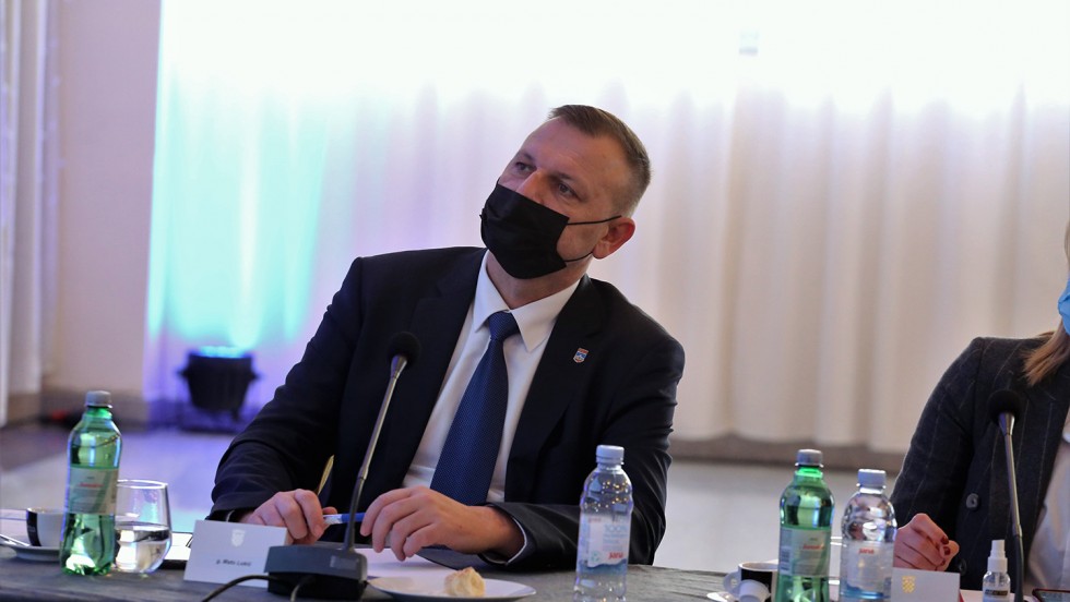 Premijer Plenković sa županima o obrazovanju, demografiji i linijskom prijevozu
