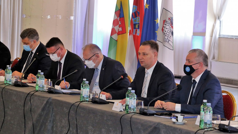 Premijer Plenković sa županima o obrazovanju, demografiji i linijskom prijevozu