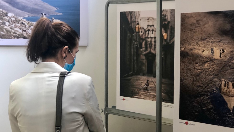 Otvorena izložba „Volim svoju županiju“ u Gospiću