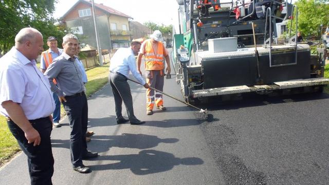 Požeško-slavonski župan u obilasku radova na cestama na području Pakraca i Lipika
