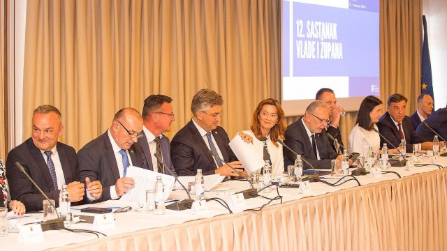 Župani na sastanku s Vladom RH: Ovo je velika godina isporuka, Schengena, eurozone i Pelješkog mosta