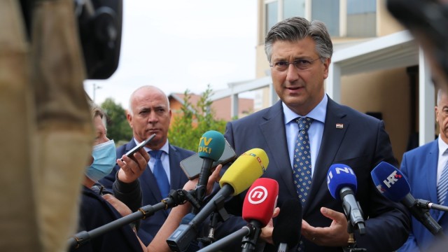 Premijer Plenković sa županima u Gospiću: Nastavljamo raditi na decentralizaciji