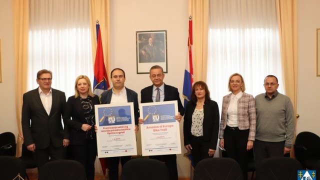 Župan Koren uručio načelniku Saboliću plaketu za osvojeno drugo mjesto na nacionalnom izboru za najbolji županijski projekt