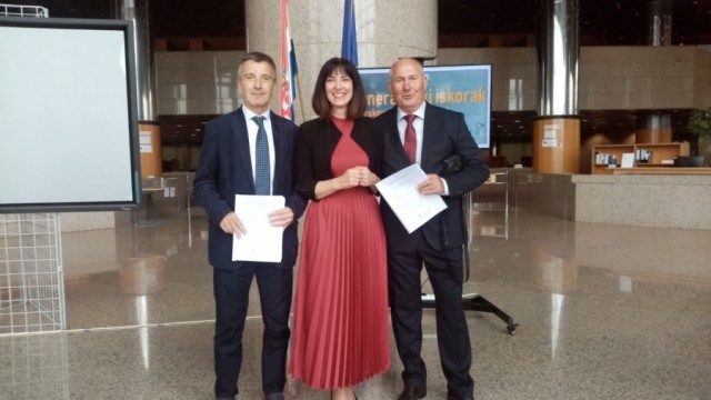 Zadarska županija: Potpisani ugovori vrijedni 76 milijuna kuna za projekte Strukovne i Medicinske škole