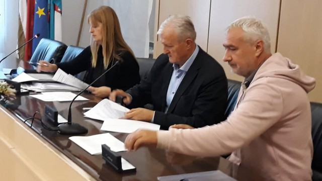 Vukovarsko-srijemska županija nastavlja poticati proizvodnju češnjaka i mlijeka