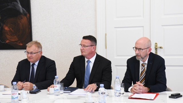 Predsjednik Vlade Andrej Plenković primio je predsjednike Hrvatske zajednice županija, Udruge gradova i Hrvatske zajednice općina