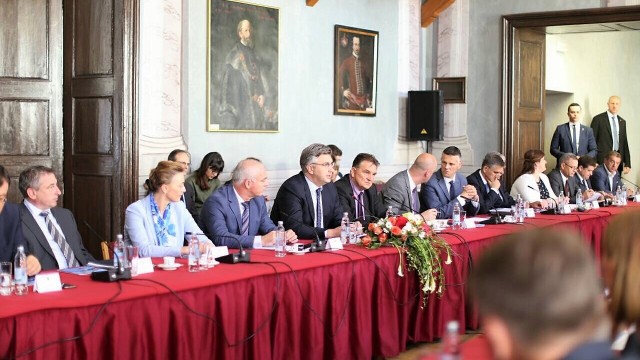 4. sastanak Vlade sa županima